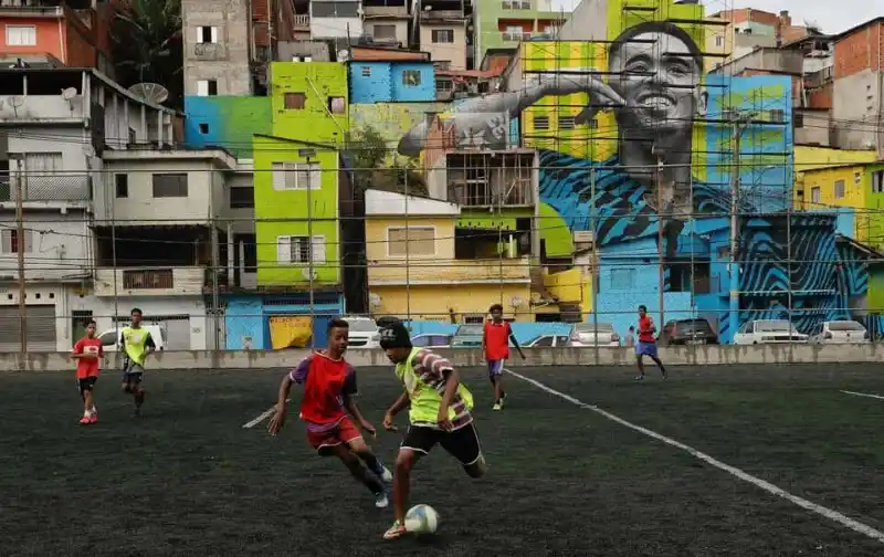 Bóng đá đường phố phát triển giúp cho Brazil trước đây rất thành công